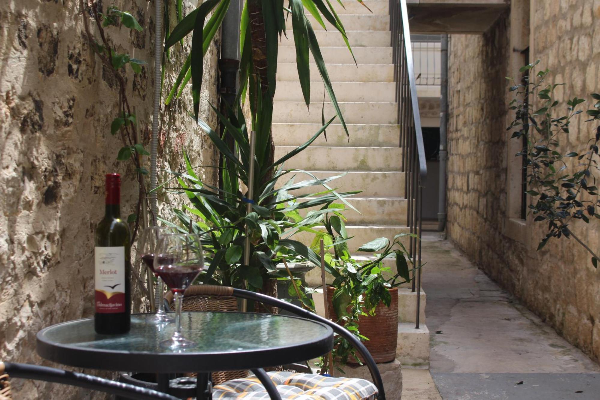Street Garden Apartment Хвар Екстериор снимка